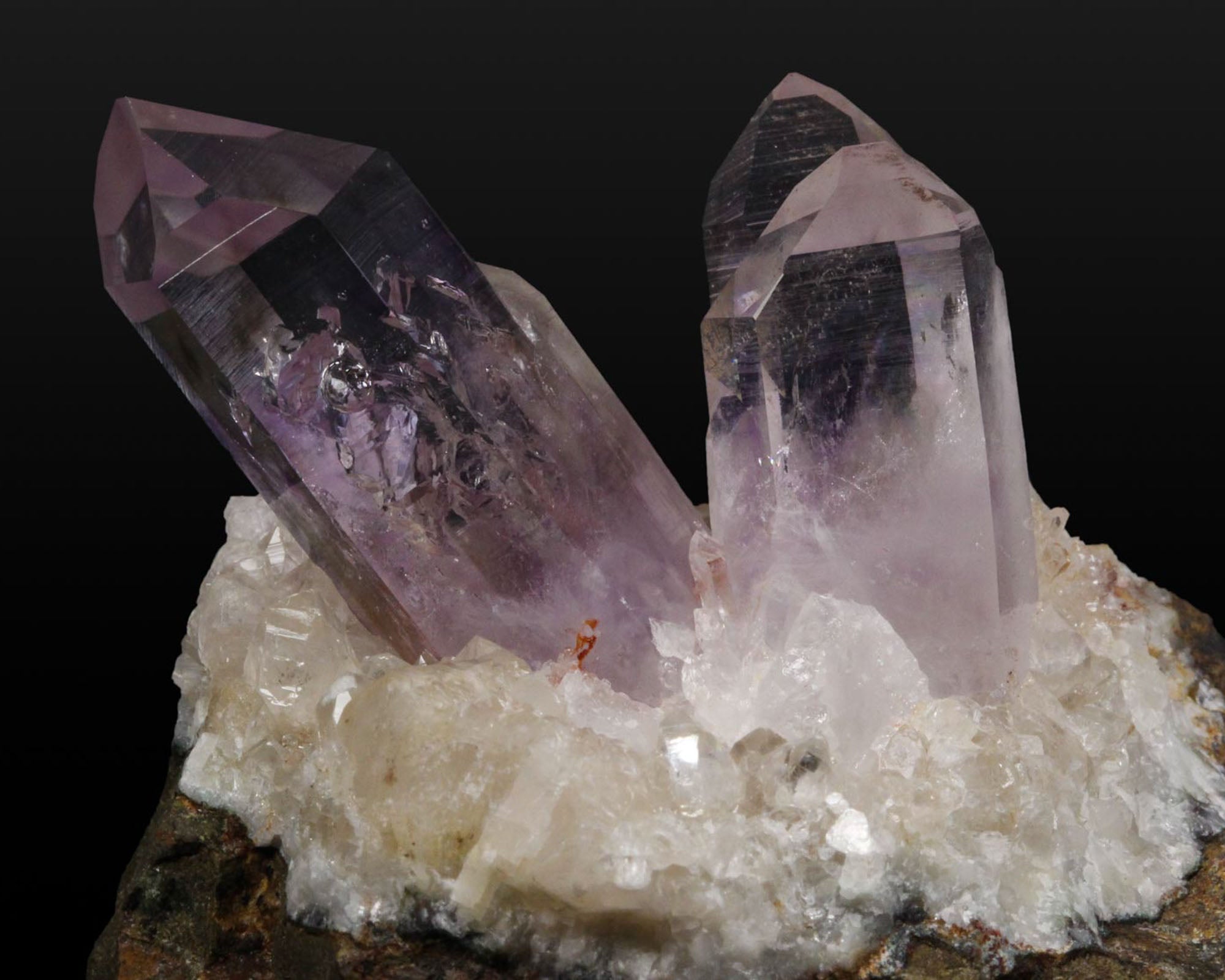 Amethyst with fluid/bubble inclusion