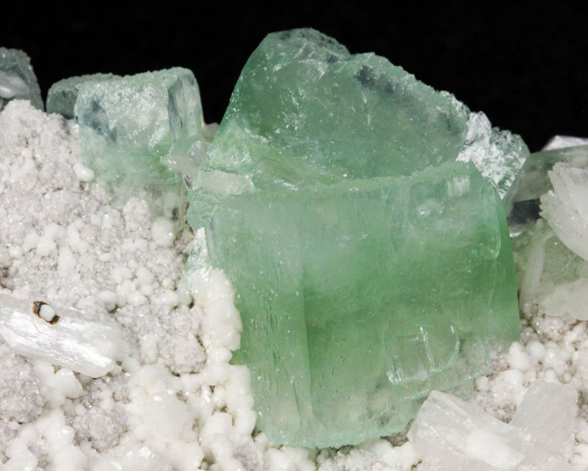 Apophyllite with Stilbite on Heulandite