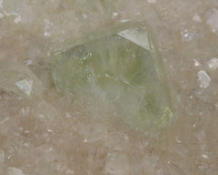 Apophyllite with Heulandite