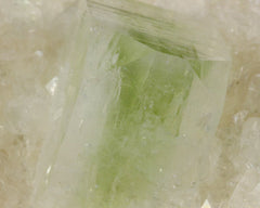 Apophyllite with Heulandite