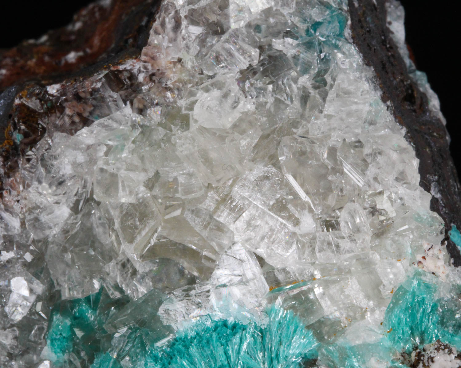 Aurichalcite with Calcite