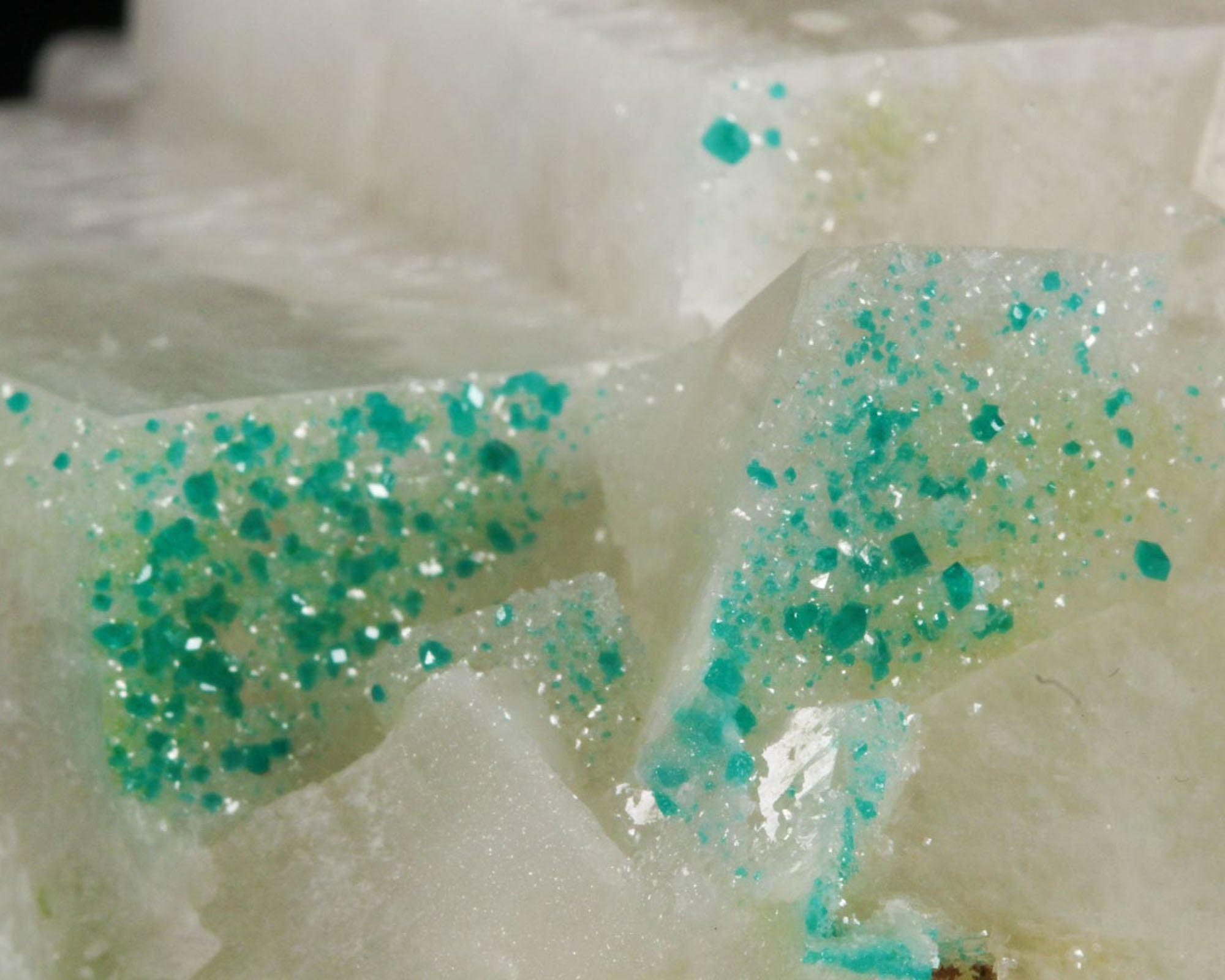 Dioptase on Calcite