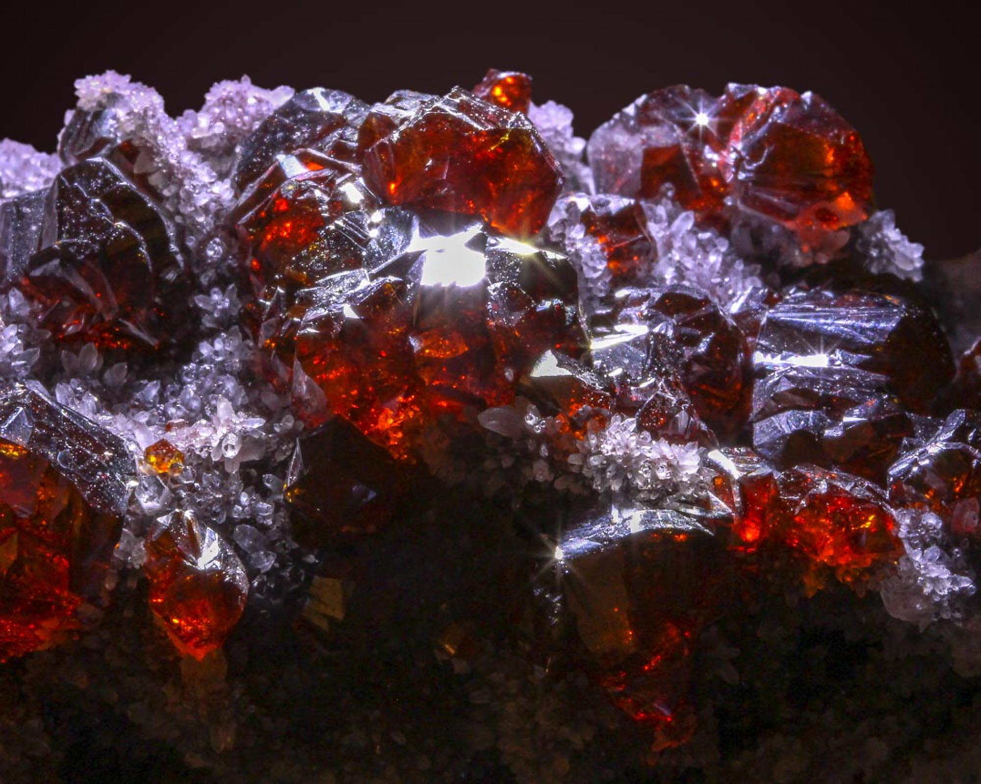 Sphalerite on Quartz with Calcite