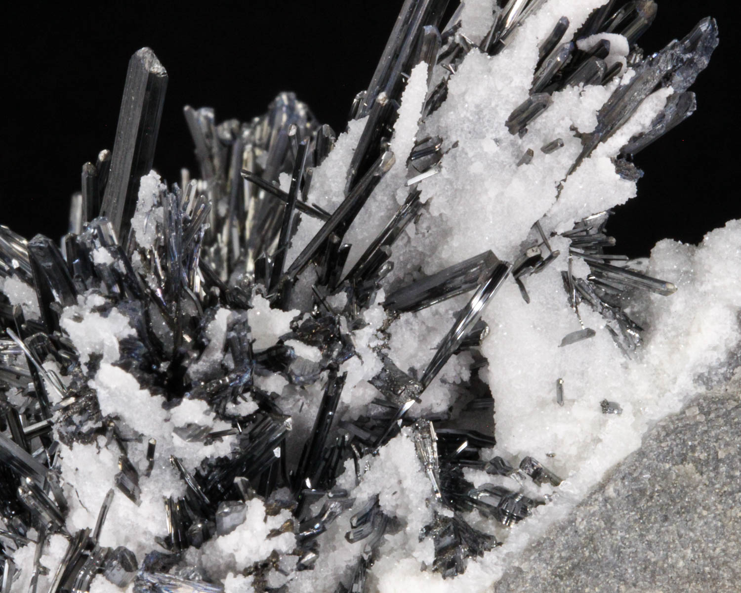 Stibnite with Quartz