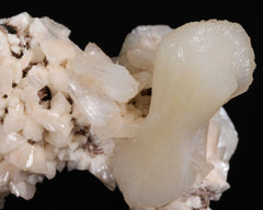 Stilbite on Heulandite